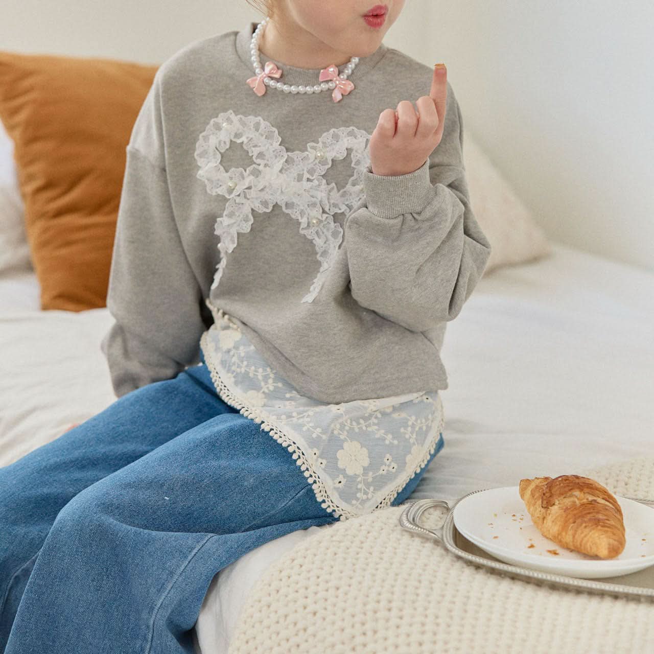 Toddler S25 Bow Embroidery Two-Tone Wide Denim Pants (2-7y) - Denim - AT NOON STORE