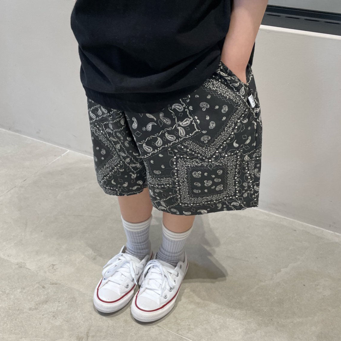 Kids SS25 Paisley Print Knee Length Pants (2-7y) - Charcoal - AT NOON STORE