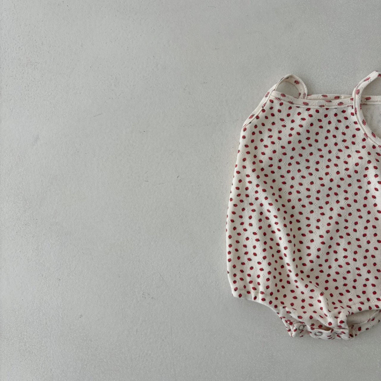 Baby Land SS25 Pointelle Strawberry Sleeveless Romper (4-15m) - Ivory - AT NOON STORE