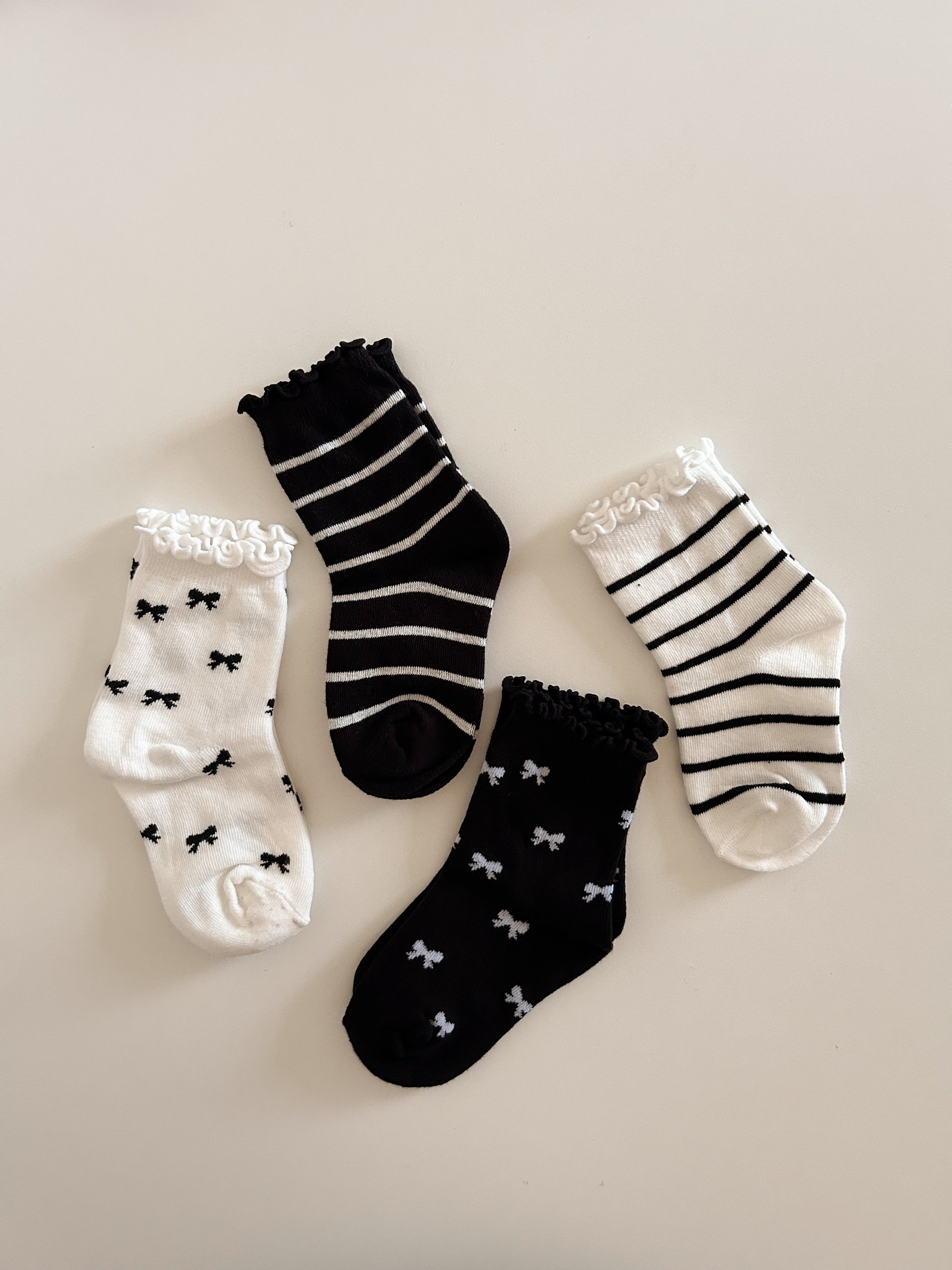 Baby Toddler Lettuce-Edge Bow/Stripe 4PK Ankle Socks Set (3-8y) - Black and White - AT NOON STORE