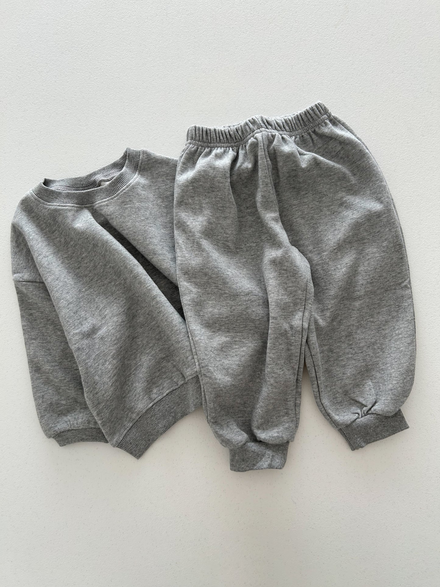 Kids Soy F25 Long Sleeve Sweatshirt and Jogger Pants Set (1-9y) - 11 Colors
