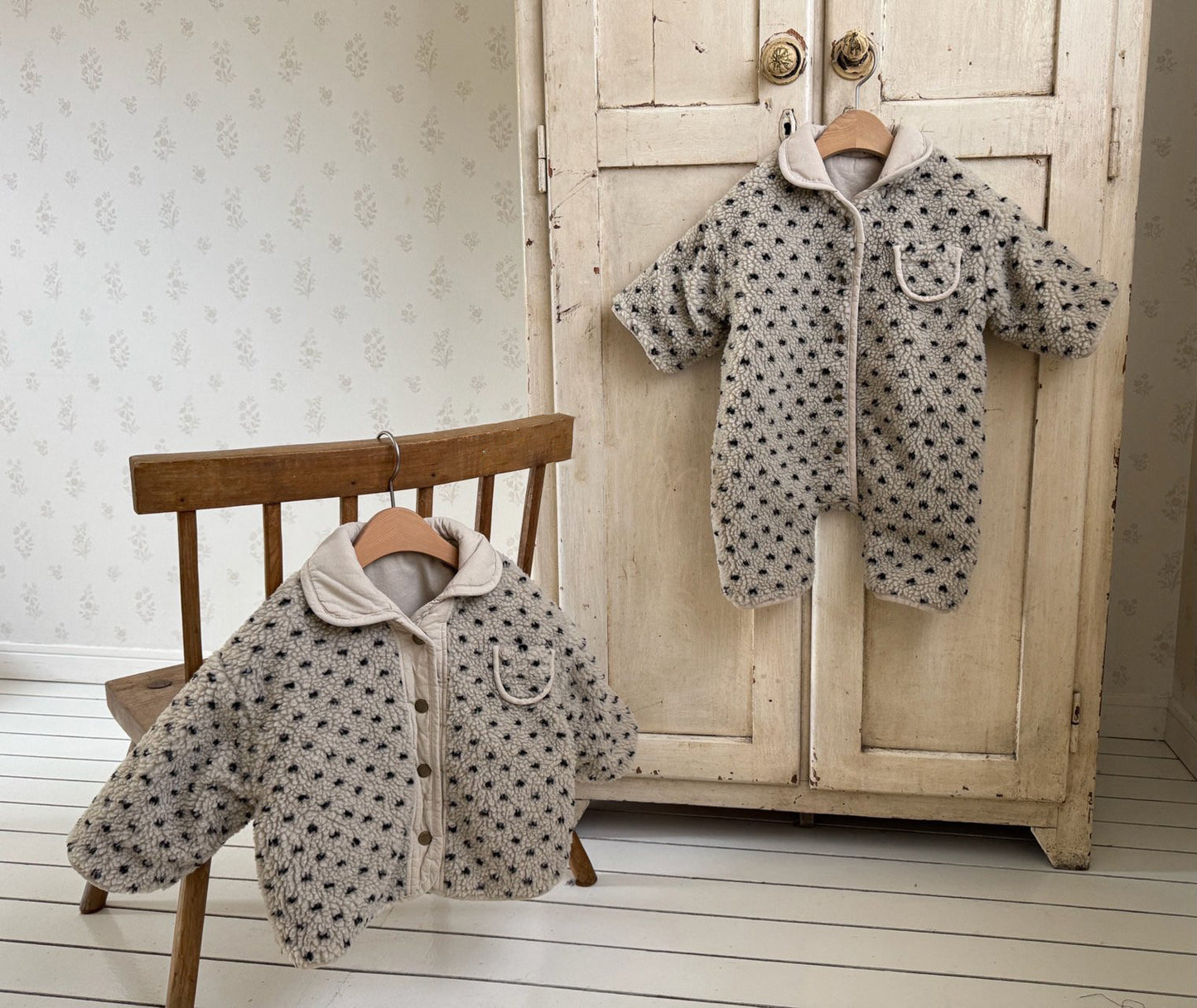 Baby W25 Sherpa Lined Reversible Padded Romper with Collar (3-18m) - 2 Colors