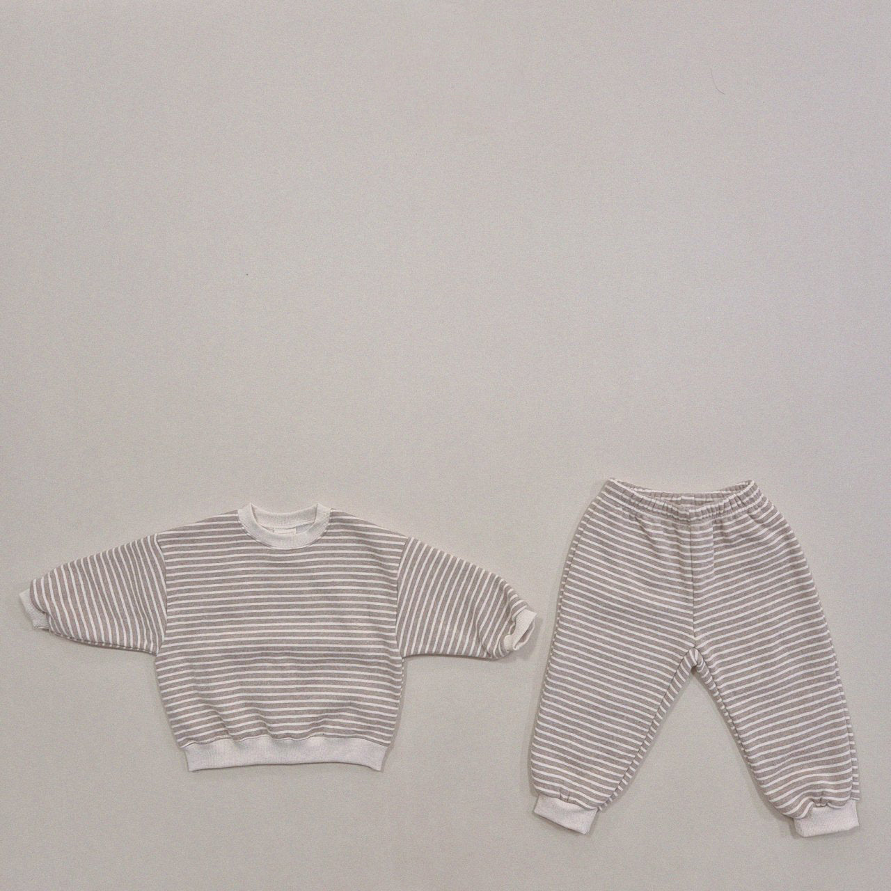 Kids Soy W24 Warm Fleece Stripe Sweatshirt and Jogger Pants Set (1-6y) - Beige