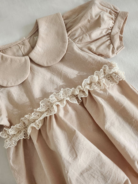 Baby Ann Short Puff Sleeve Peter Pan Collar Lace Detail Romper  (3-17m)