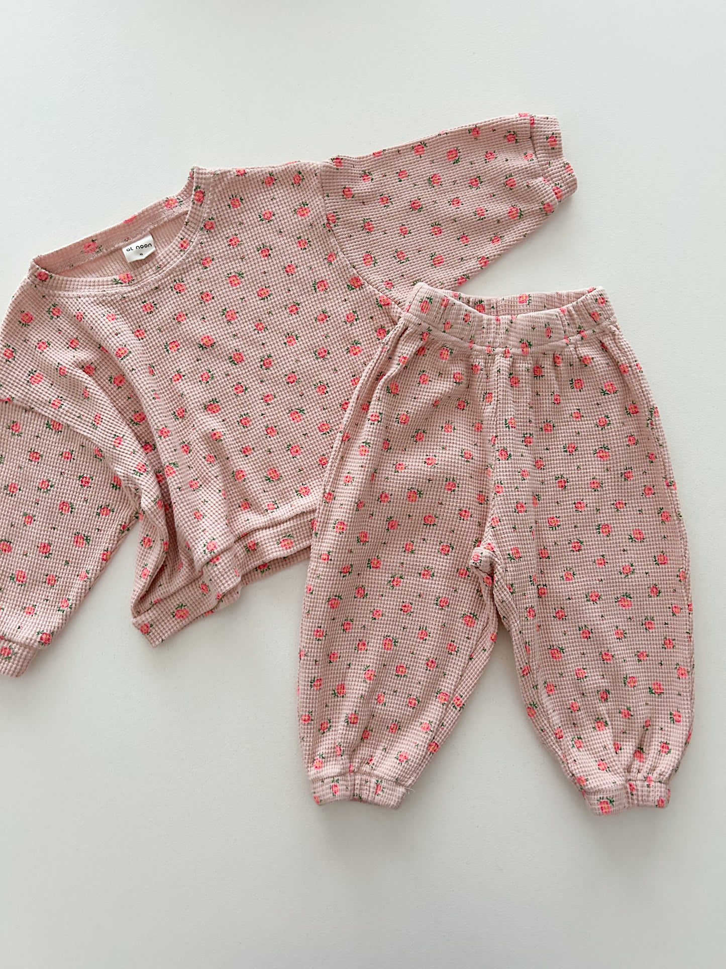 [At Noon Original Design] Kids Floral Waffle Top and Jogger Pants Set (1-6y) - 2 Colors