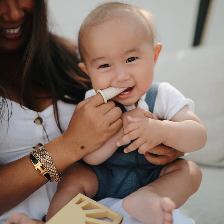 Mushie Finger Toothbrush - Shifting Sand/Blush