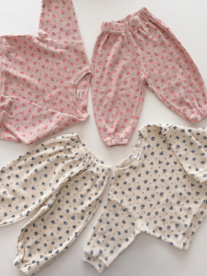 [At Noon Original Design] Kids Floral Waffle Top and Jogger Pants Set (1-6y) - 2 Colors
