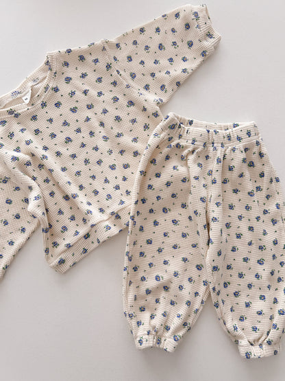 [At Noon Original Design] Kids Floral Waffle Top and Jogger Pants Set (1-6y) - 2 Colors