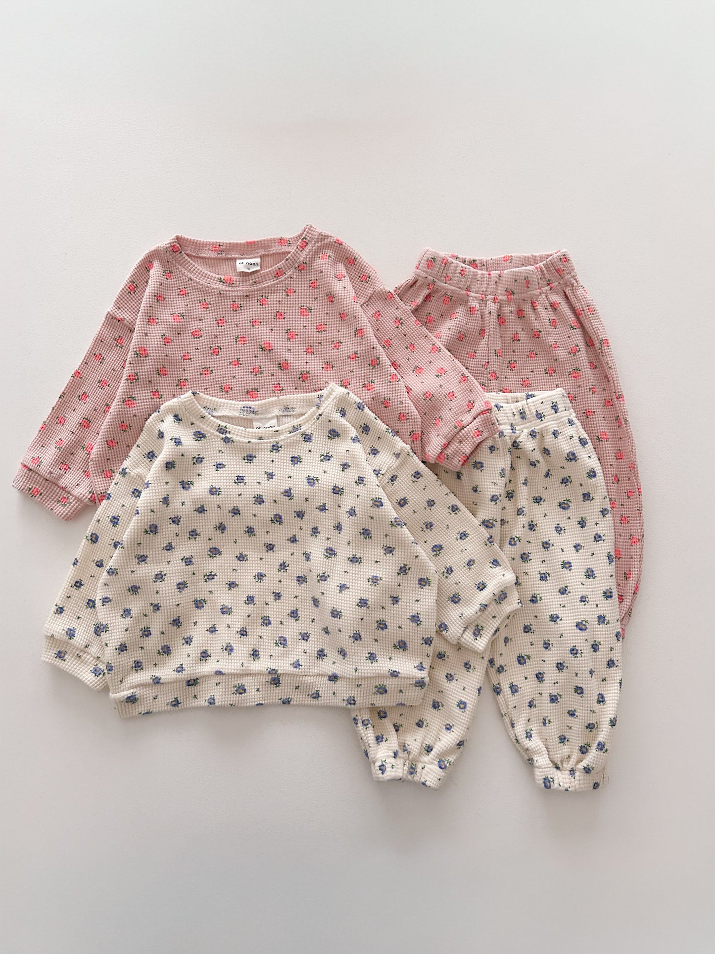 [At Noon Original Design] Kids Floral Waffle Top and Jogger Pants Set (1-6y) - 2 Colors