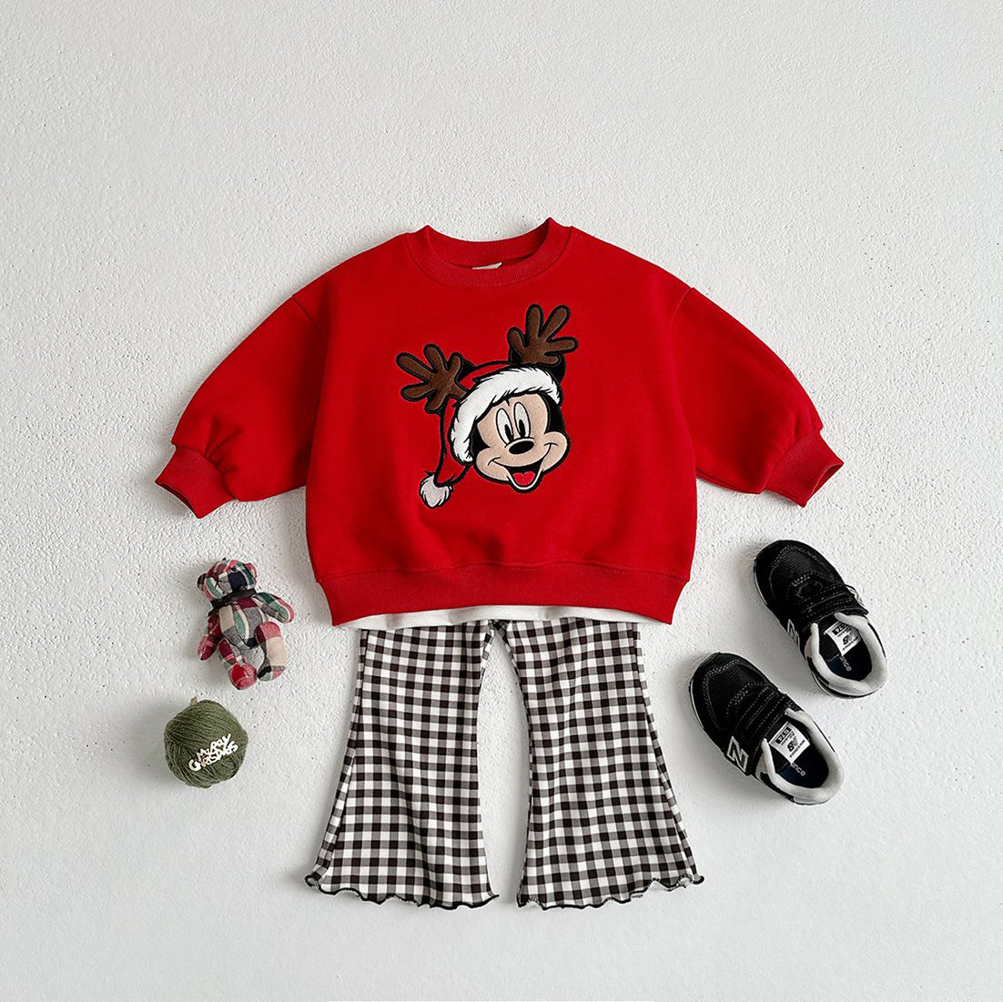 [Pre-Order] Toddler W24 Disney Embroidery Holiday Sweatshirt (1-10y) - 3 Colors