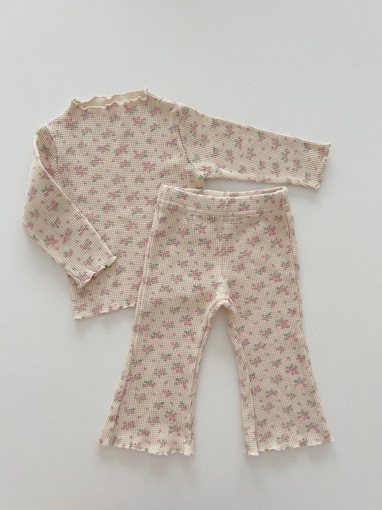 [At Noon Exclusive] Kids Cozy Waffle Lettuce-edge Flare Pants (6m-6y) - Pink Floral