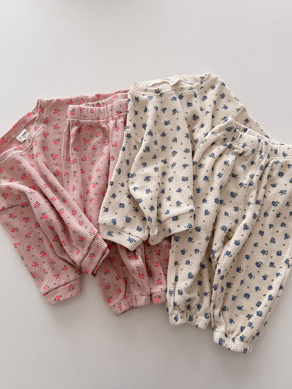 [At Noon Original Design] Kids Floral Waffle Top and Jogger Pants Set (1-6y) - 2 Colors