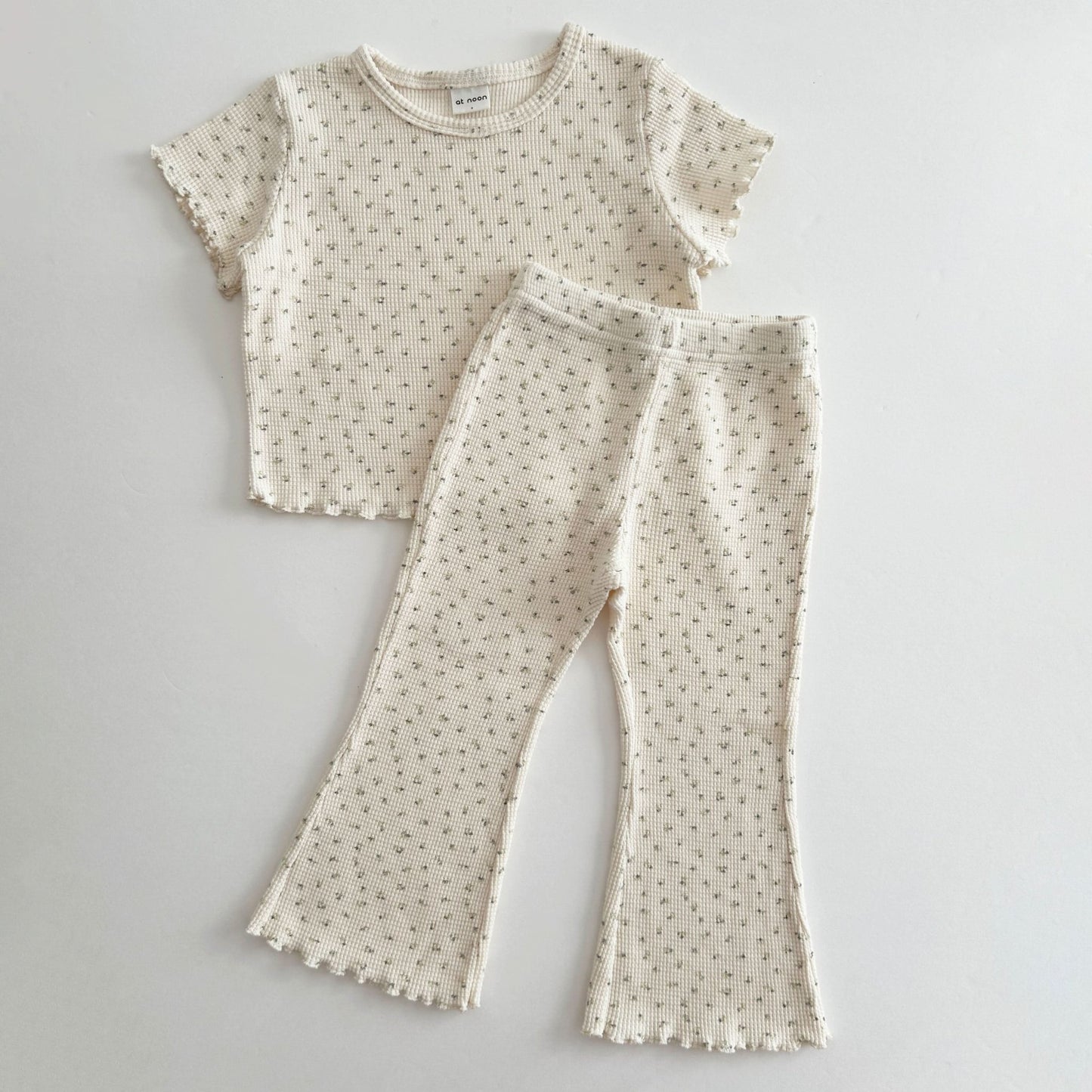 [At Noon Exclusive] Kids Cozy Waffle Lettuce - edge Flare Pants (1 - 7y) - Floral kids outfit