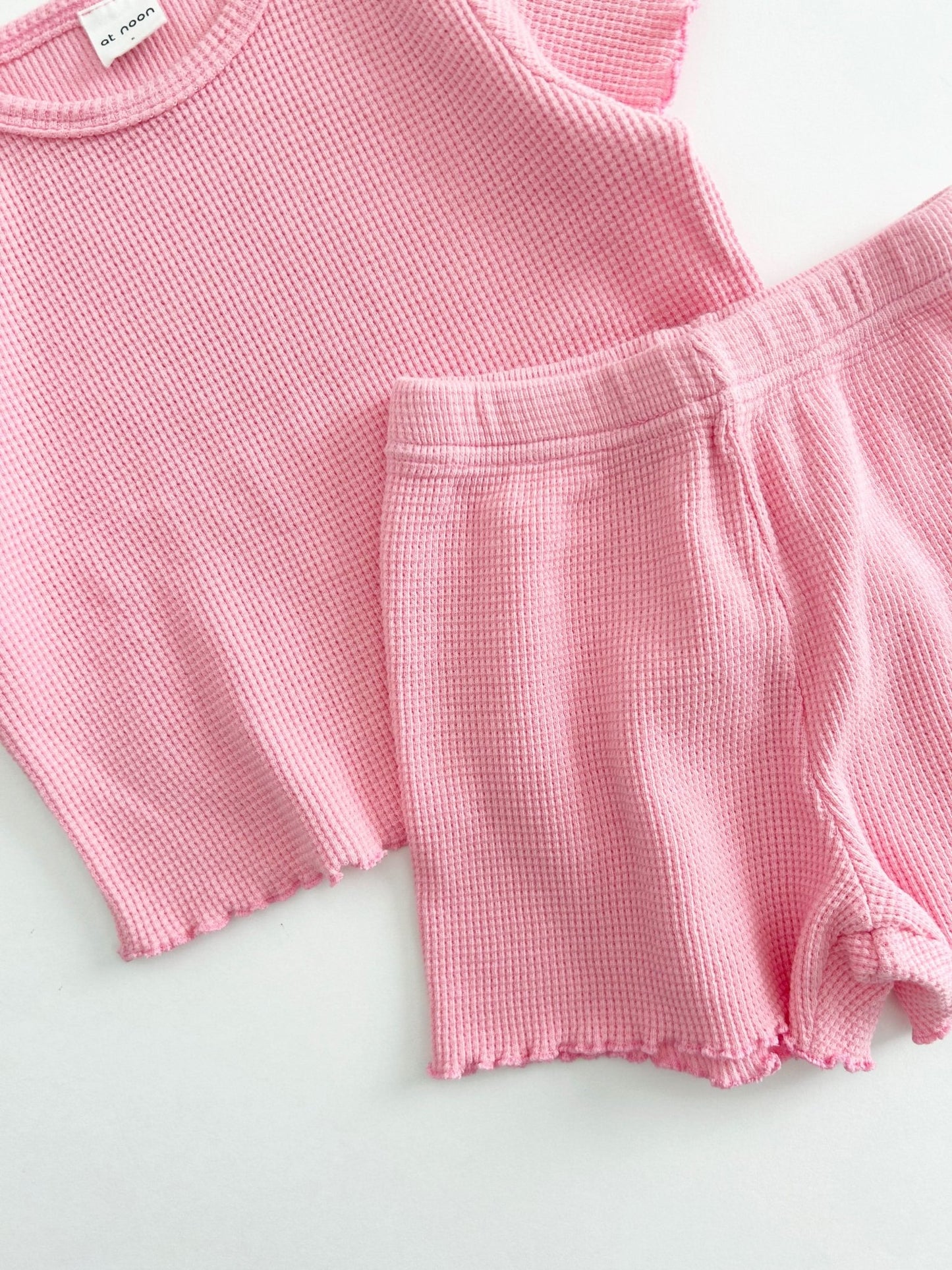 [At Noon Exclusive] Kids Waffle Lettuce - edge T-Shirt and Shorts Set (1 - 7y) - Pink kids outfit