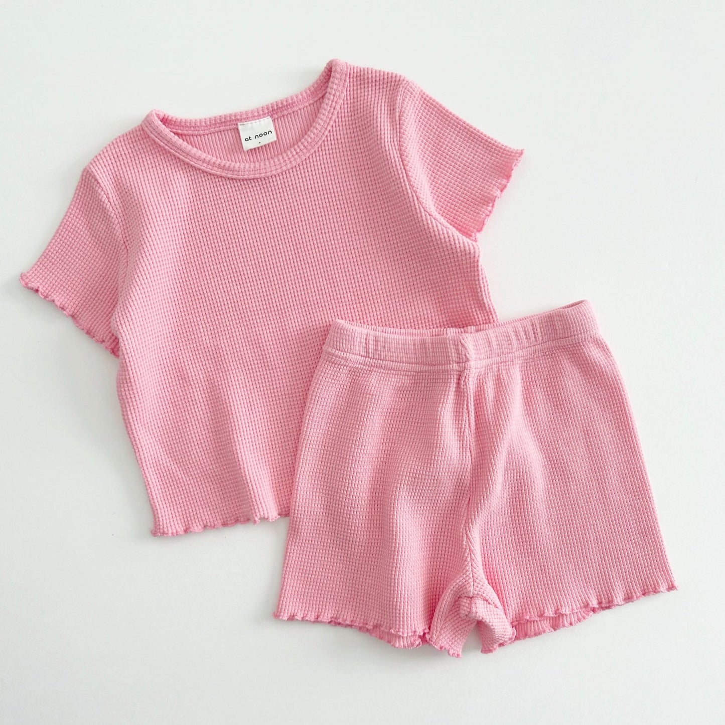 [At Noon Exclusive] Kids Waffle Lettuce - edge T-Shirt and Shorts Set (1 - 7y) - Pink kids outfit