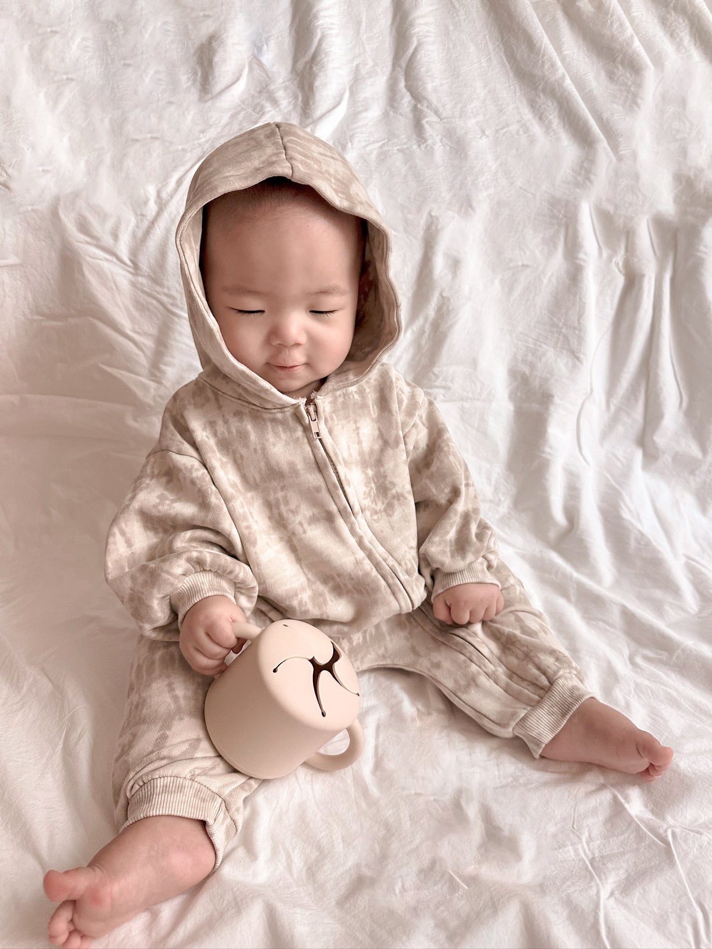 [At Noon Original] Baby Oversized Zip - Up Hoodie Jumpsuit (3m - 4y) - Tie Dyed Beige Gray kids outfit