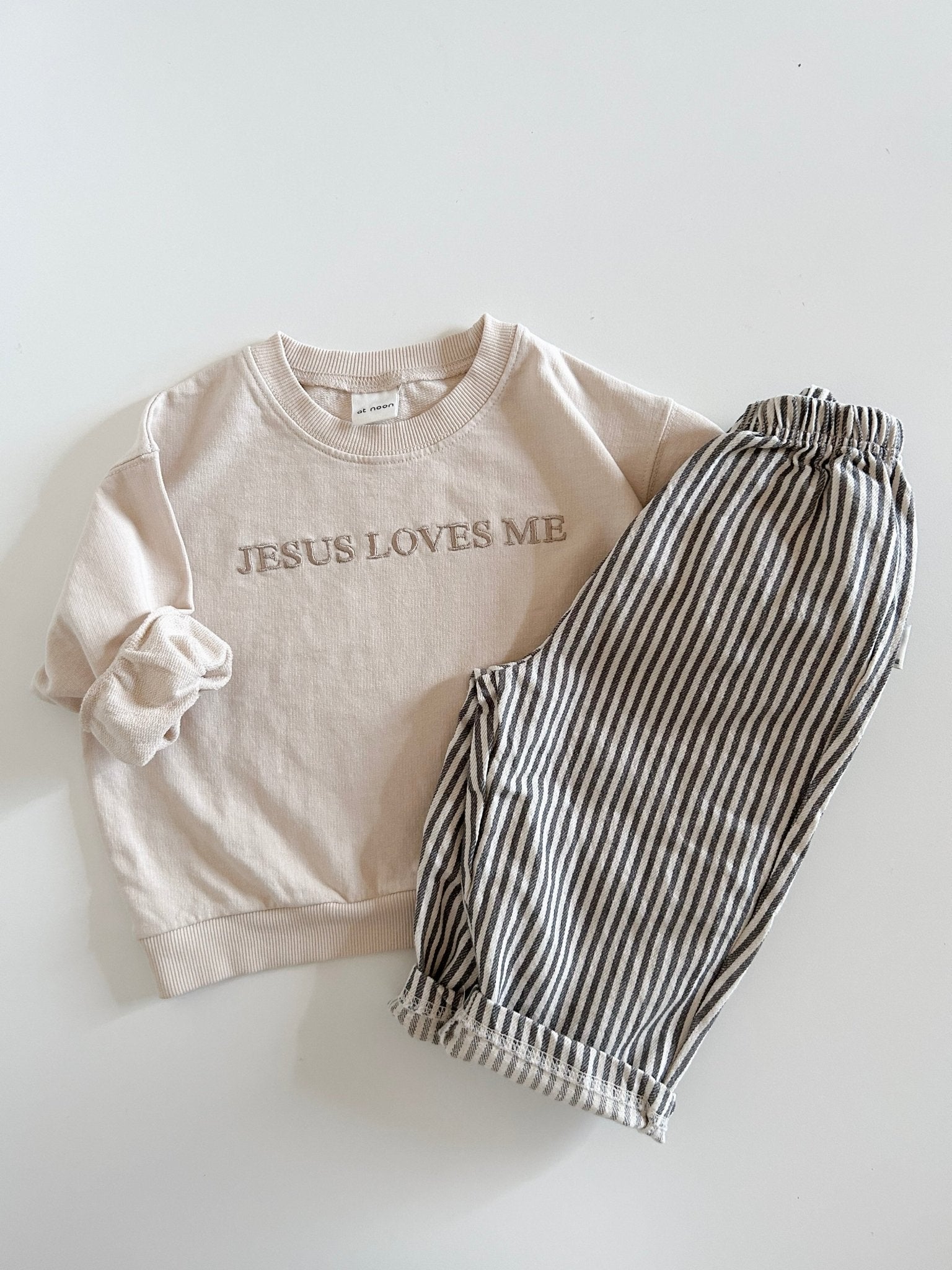 [At Noon Original Design] Kids JESUS LOVES ME Sweatshirt (6m - 9y) - Beige kids outfit