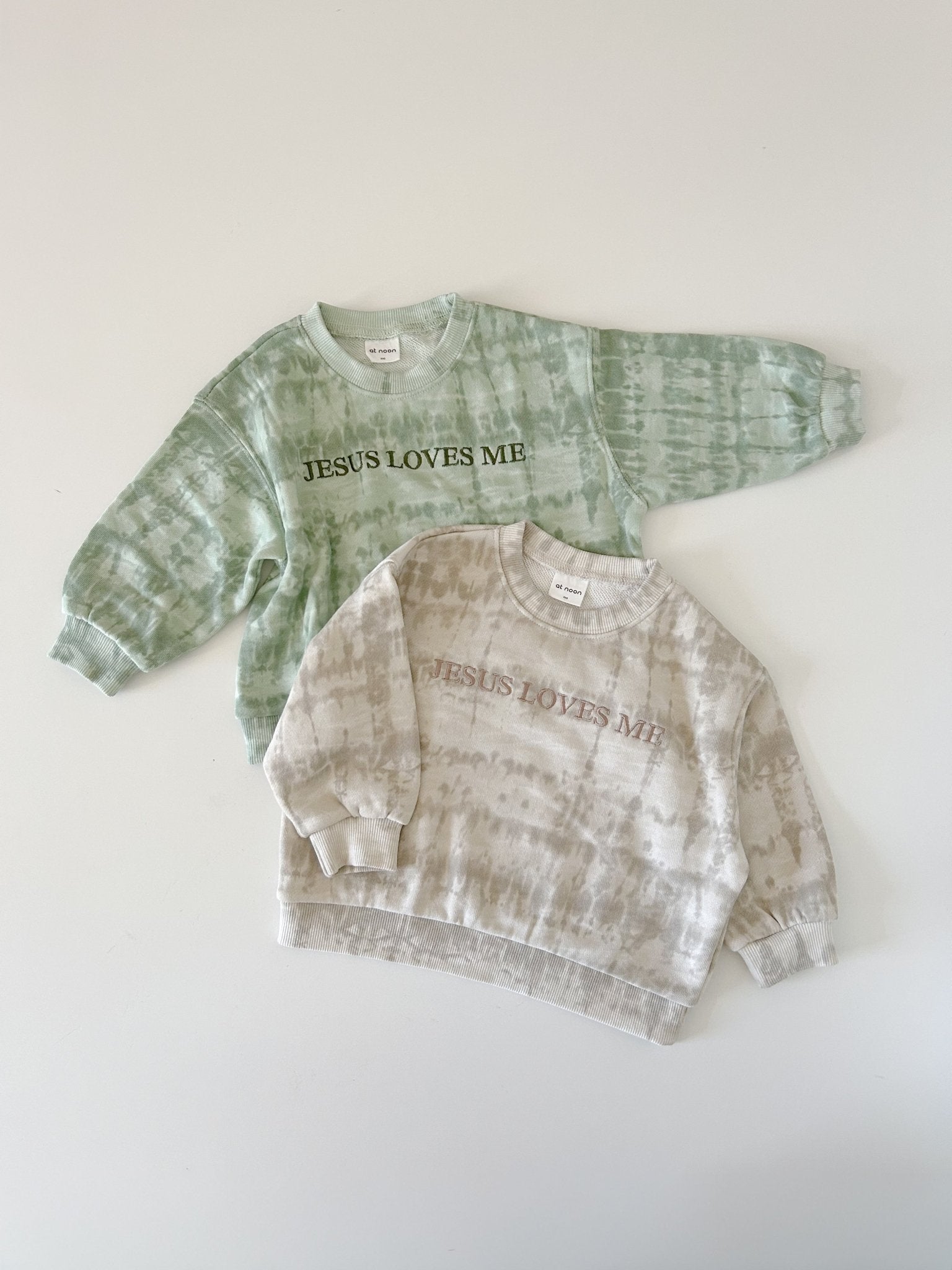 [At Noon Original Design] Kids JESUS LOVES ME Tie - Dye Sweatshirt (6m - 7y) - Beige Gray kids outfit