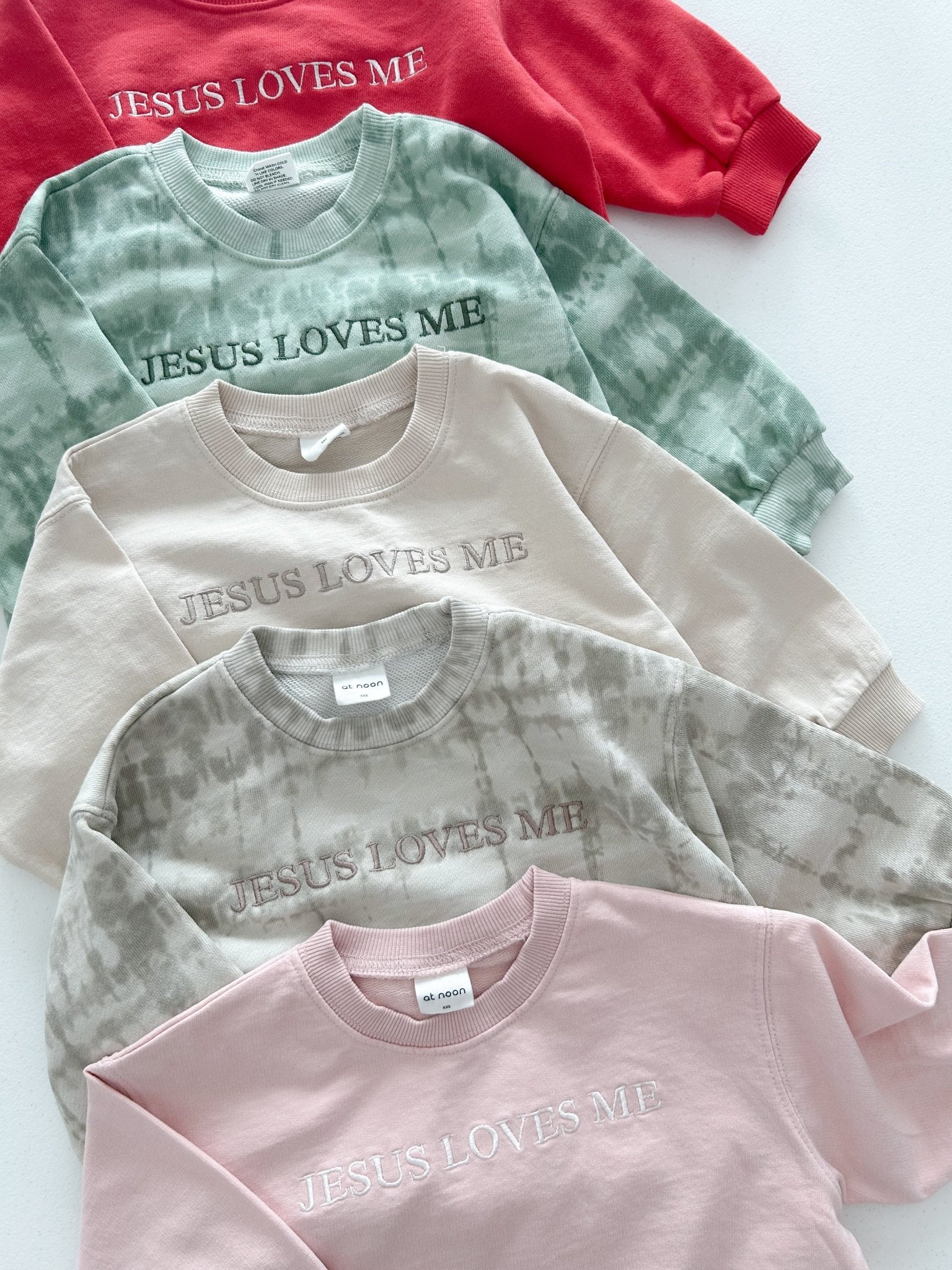 [At Noon Original Design] Kids JESUS LOVES ME Tie - Dye Sweatshirt (6m - 7y) - Beige Gray kids outfit