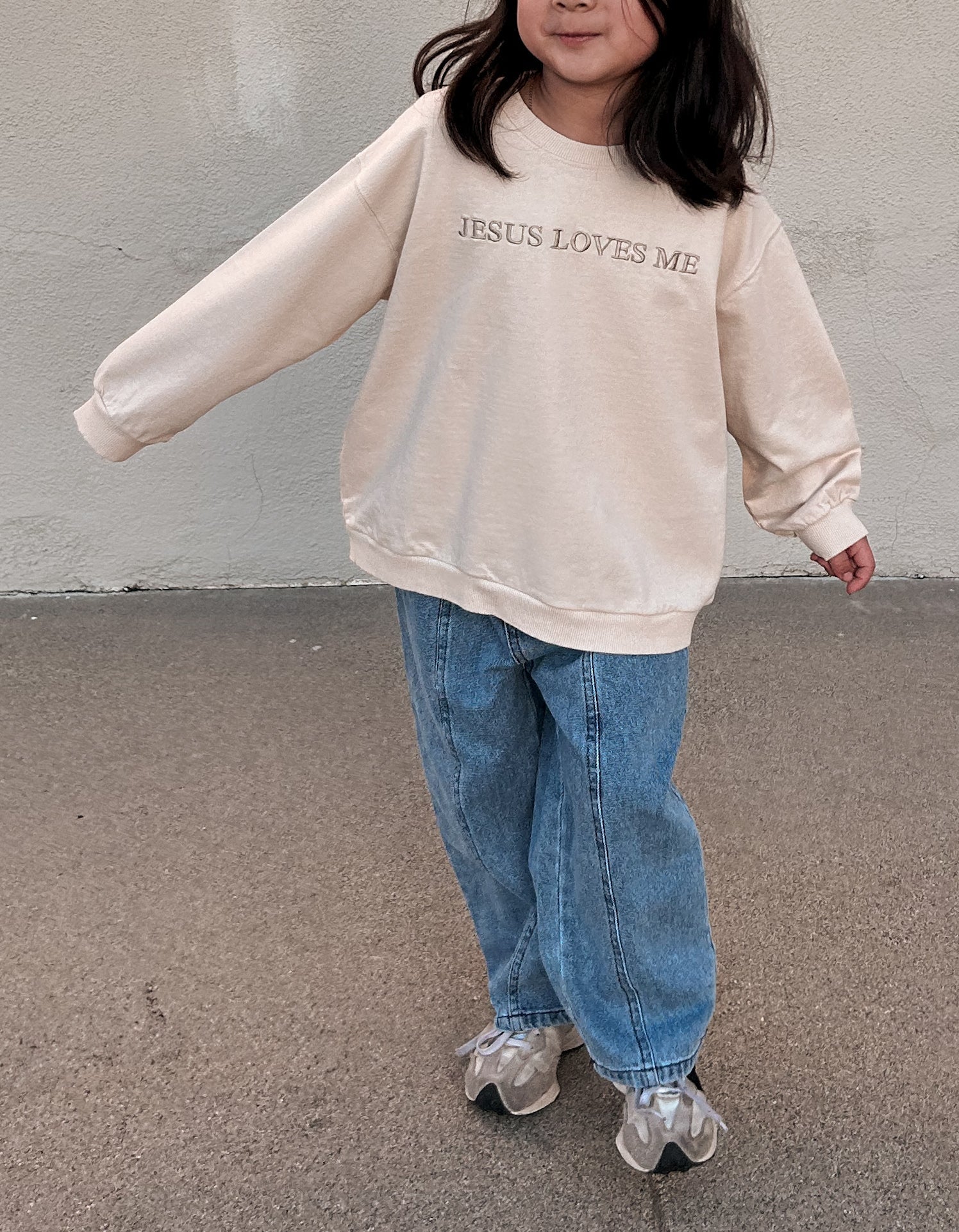 [At Noon Original Design] Kids JESUS LOVES ME Tie - Dye Sweatshirt (6m - 7y) - Beige Gray kids outfit