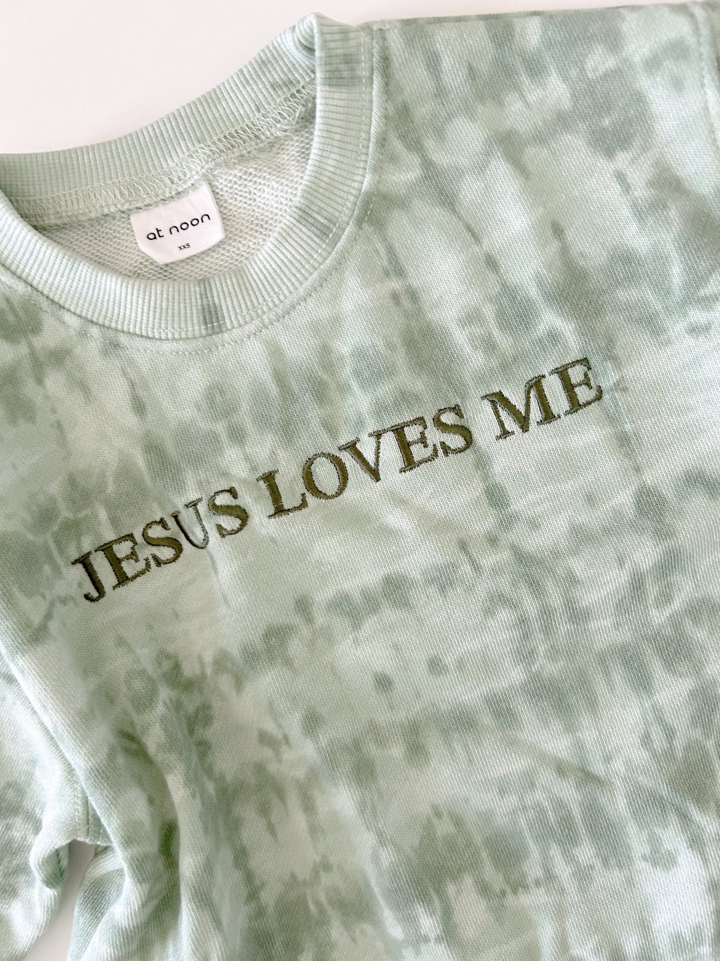 [At Noon Original Design] Kids JESUS LOVES ME Tie - Dye Sweatshirt (6m - 7y) - Green kids outfit