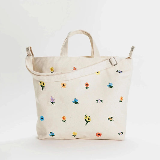 BAGGU Horizontal Zip Duck Bag - Embroidered Ditsy Floral kids outfit