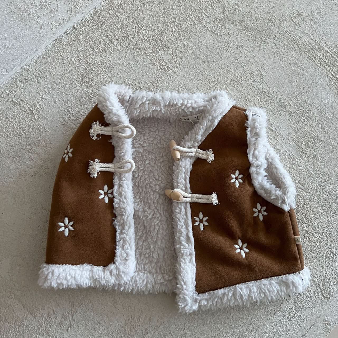 Girl Lala W24 Faux Fur Lined Flower Embroidery Suede Vest (1 - 5y) - Brown kids outfit