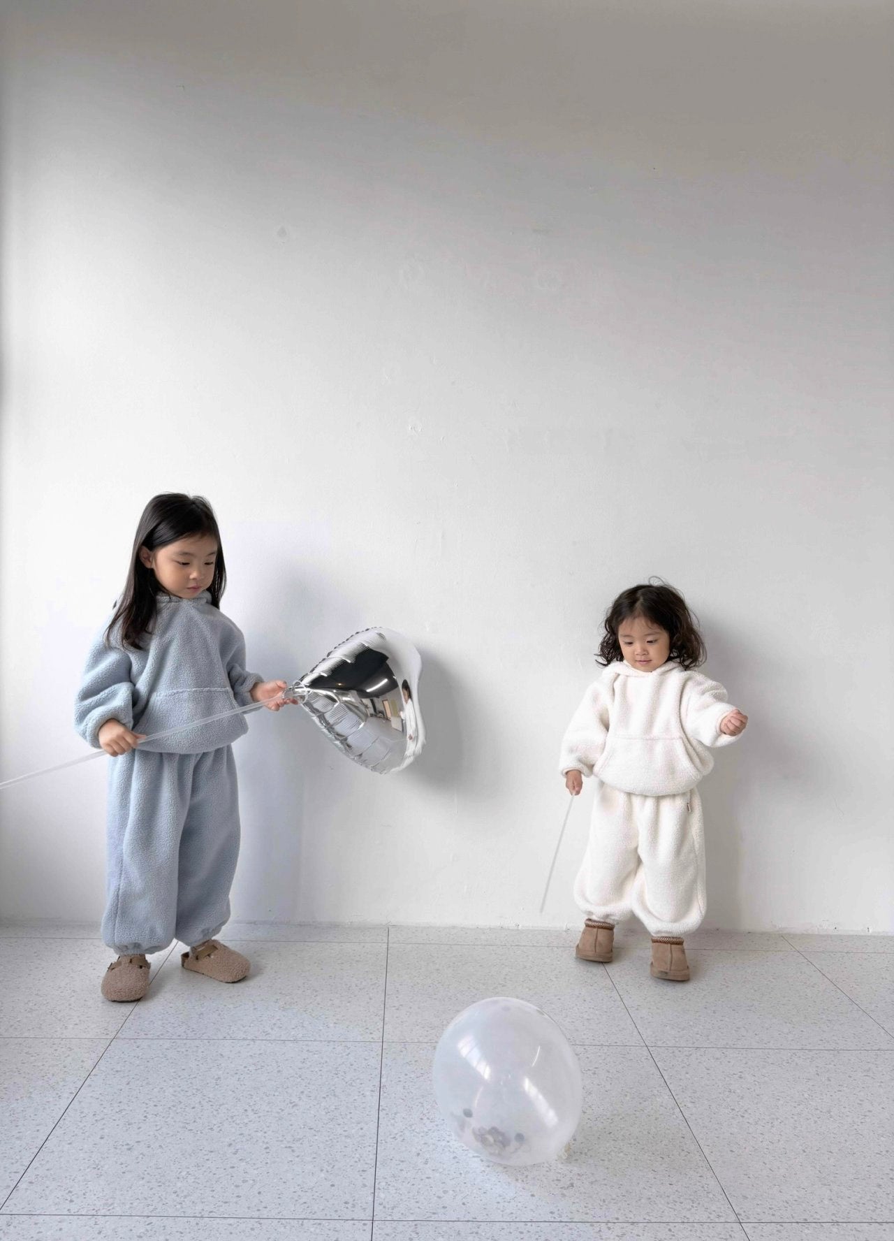 Toddler W25 Fuzzy Fleece Hoodie and Jogger Pants Set (1-7y) - 2 Colors