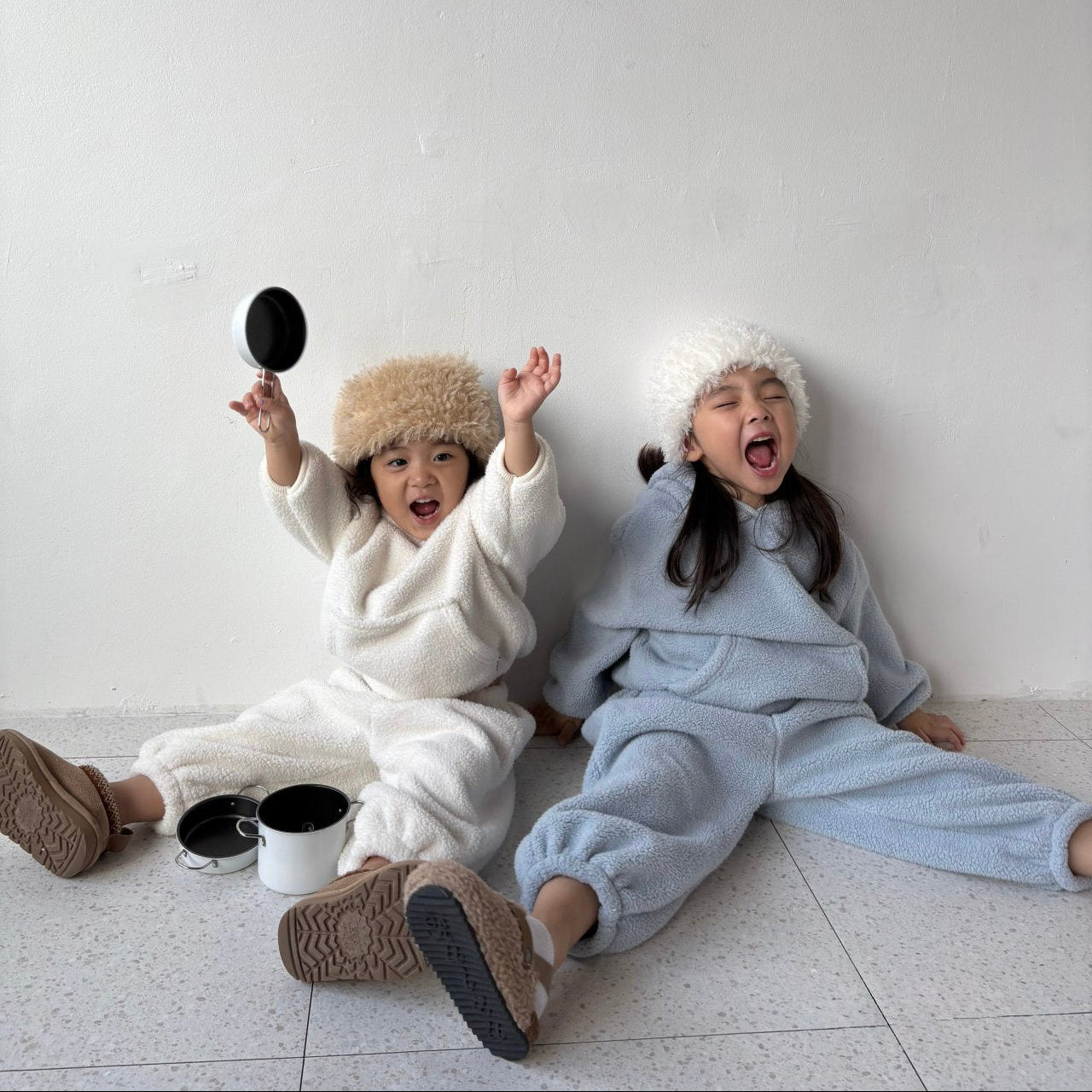 Toddler W25 Fuzzy Fleece Hoodie and Jogger Pants Set (1-7y) - 2 Colors