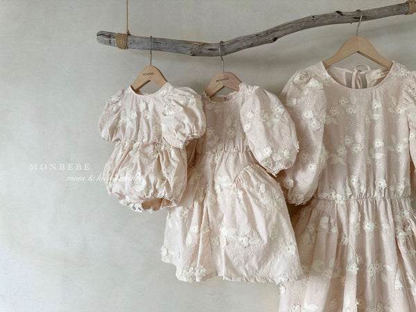 Baby Monbebe Cécile Puff Sleeve Floral Embroidery Bubble Romper (3-24m) - 2 Colors