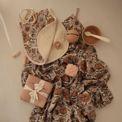 Mushie Muslin Swaddle Blanket Organic Cotton (Retro Flower) kids outfit