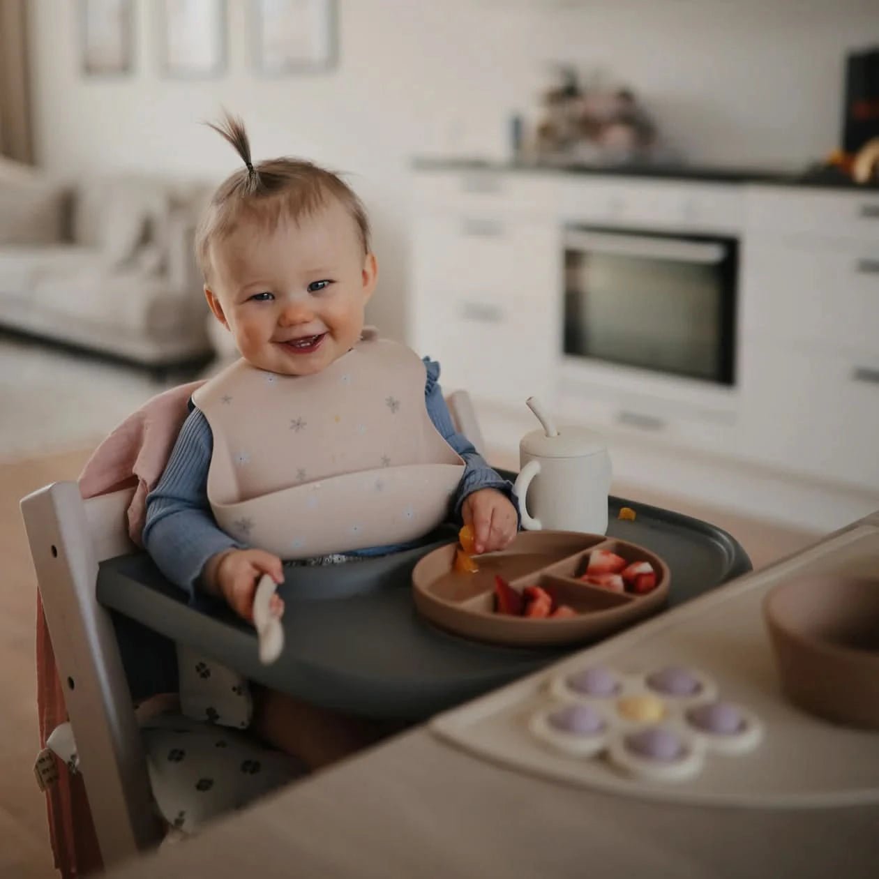 Mushie Silicone Baby Bib - Shifting Sand kids outfit