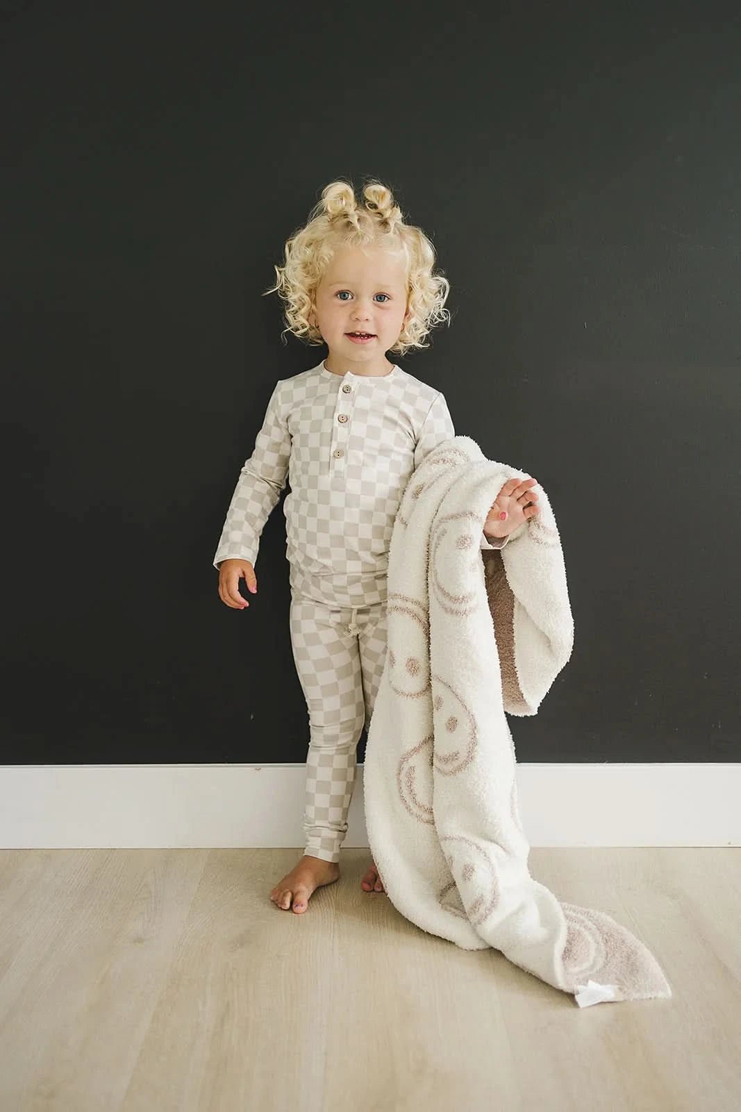 Smiley Taupe Plush Blanket kids outfit