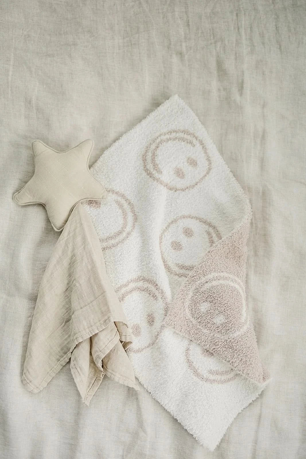 Smiley Taupe Plush Blanket kids outfit