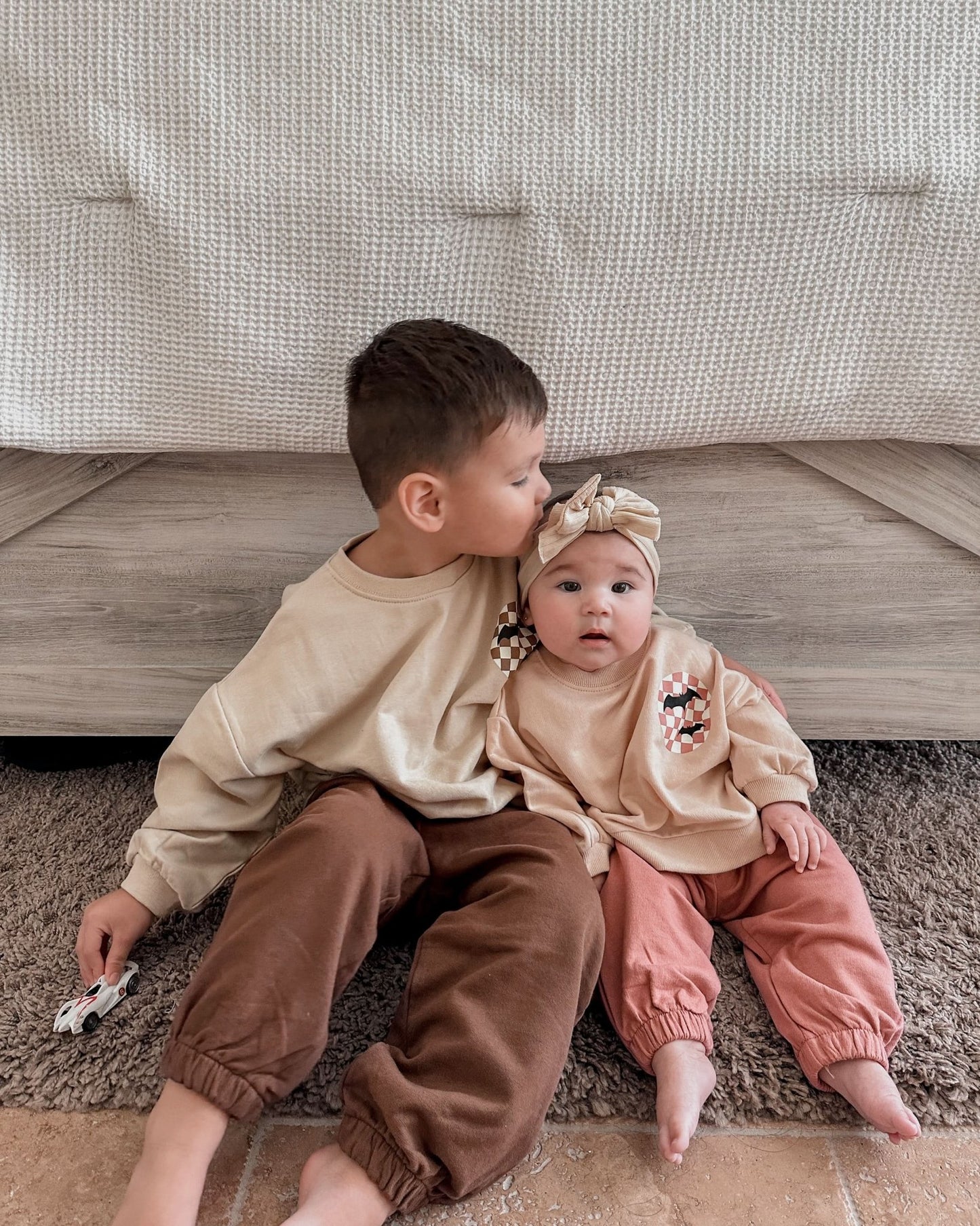 Toddler Bat Graphic Print Sweatshirt & Jogger Pants Set (6m - 6y) - Brown kids outfit
