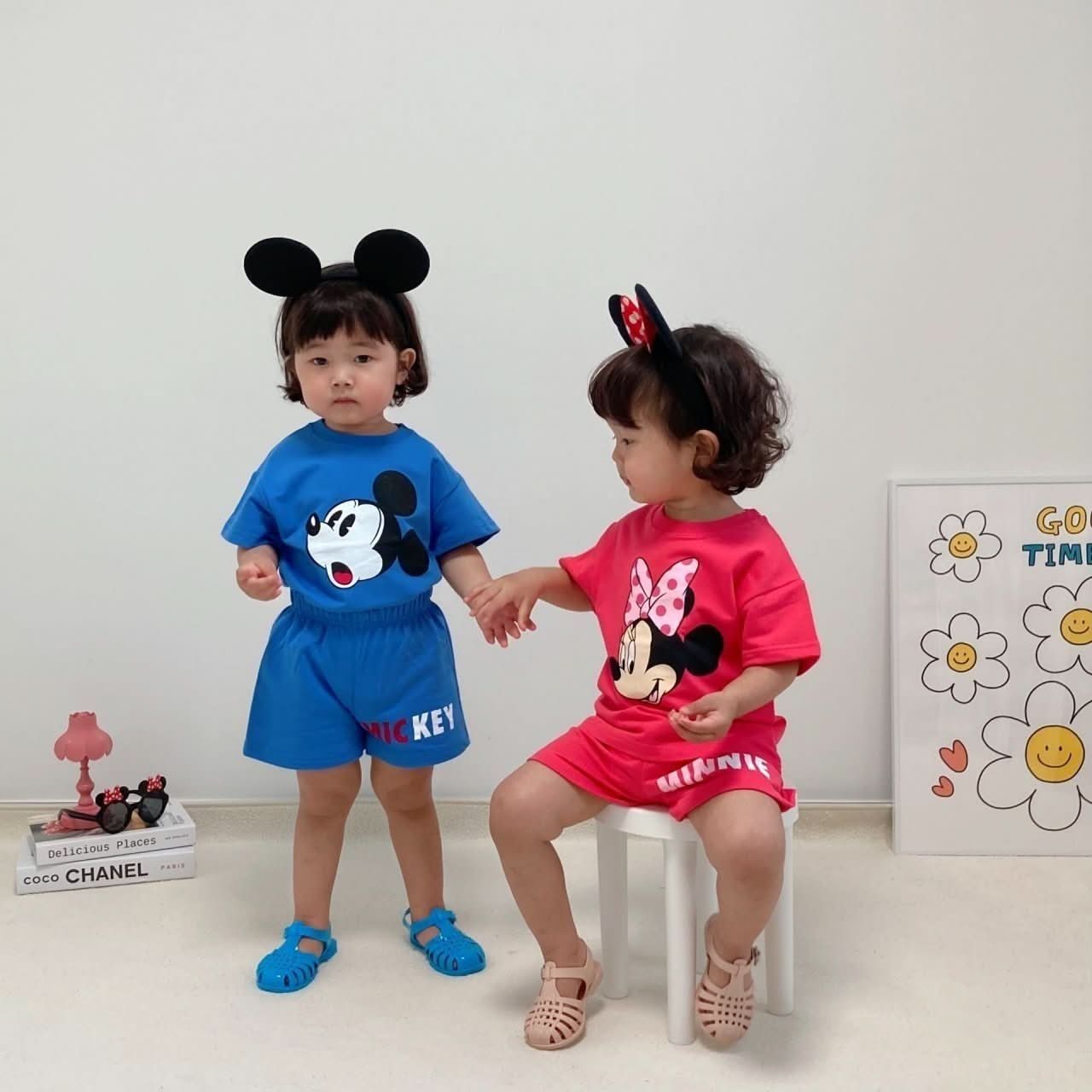 Toddler Disney Friends Face Short Sleeve Top and Shorts Set (2 - 7y) - 6 Colors kids outfit