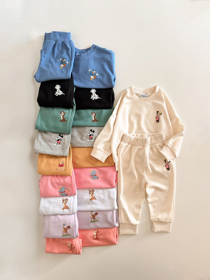 Toddler Disney Friends Left Chest Print Sweatshirt and Jogger Pants Set (2 - 7y) - 10 Colors kids outfit