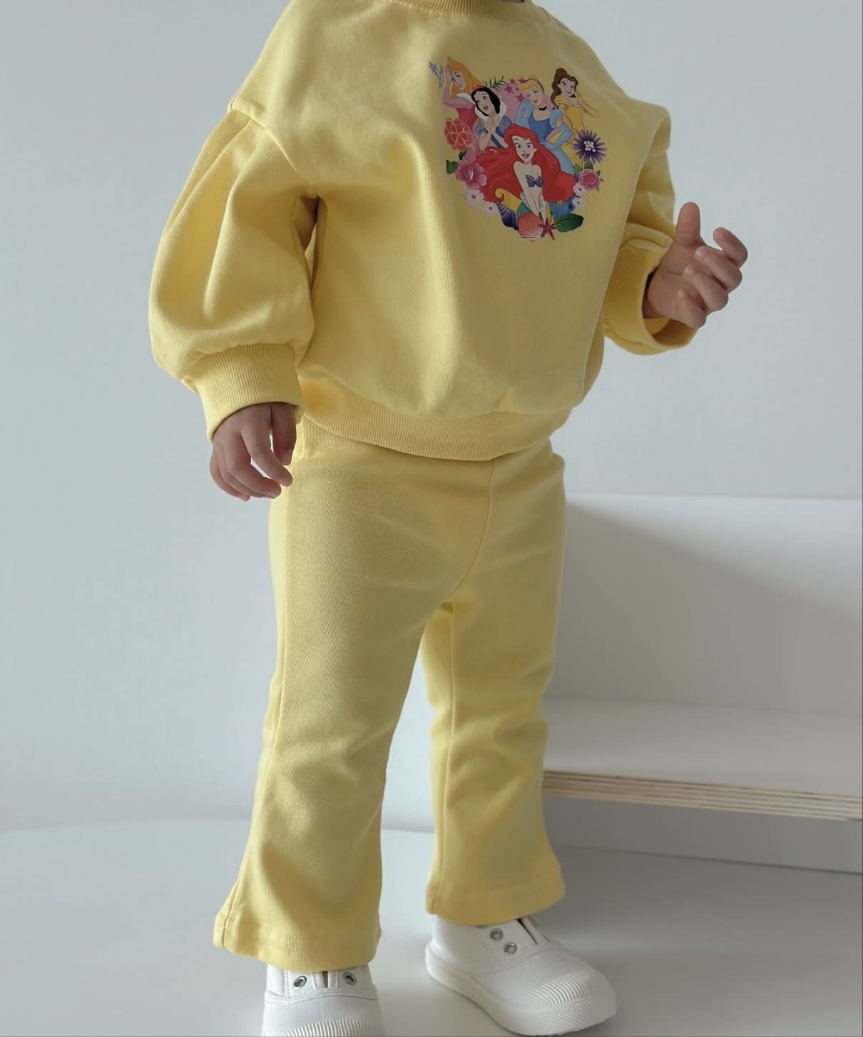Toddler Disney Princess Sweatshirt and Flare Pants Set (1 - 6y) - 2 Colors kids outfit