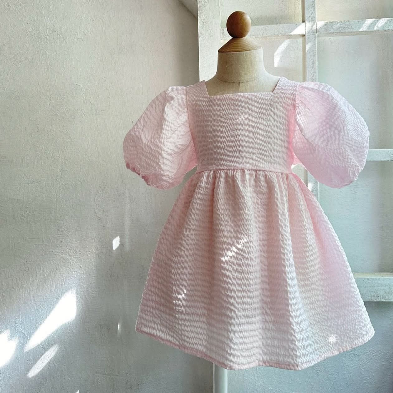 Toddler Monbebe Seersucker Puff Sleeve Dress (1 - 6y) - 2Colors kids outfit