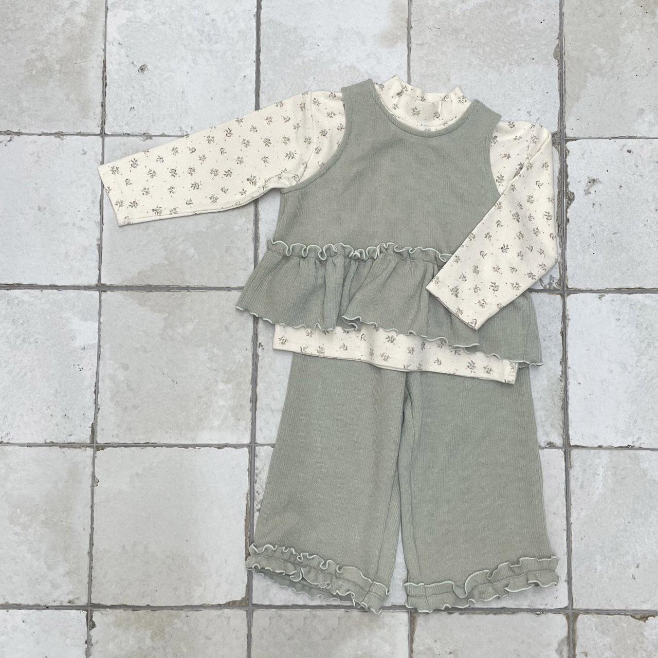 Toddler W25 Ruffle Sleeveless Peplum Top and Wide Pants Set (1 - 7y) - 2 Colors kids outfit
