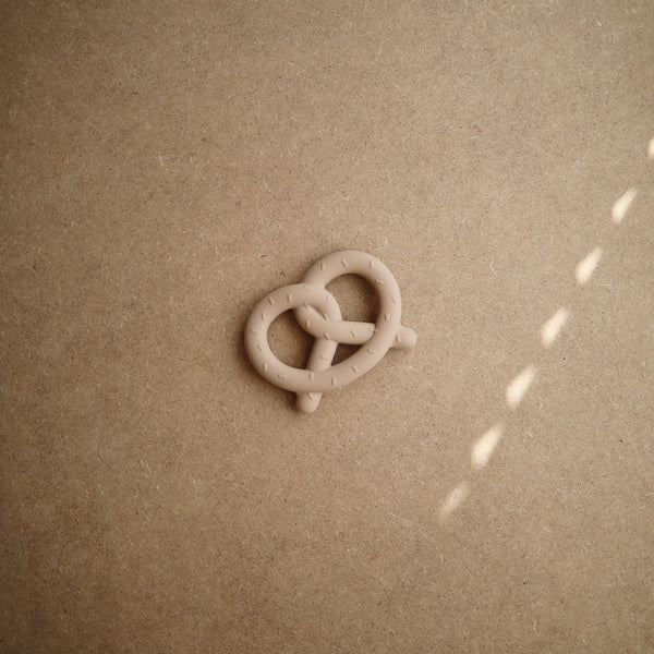 Mushie Pretzel Teether (Natural) - AT NOON STORE