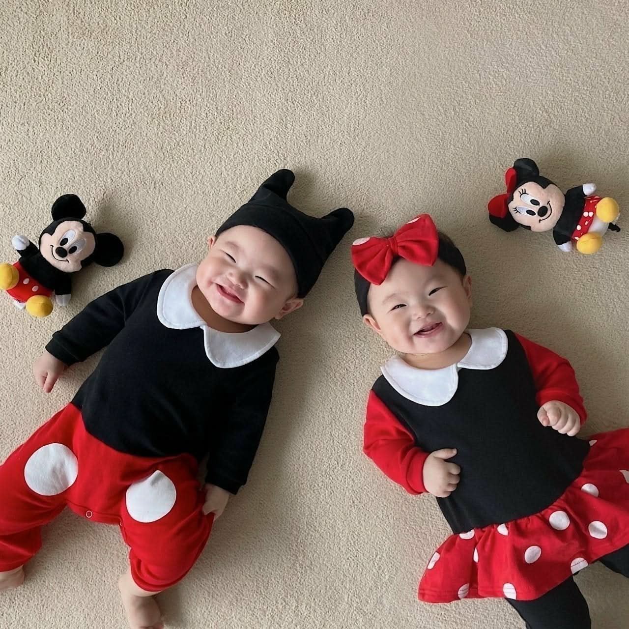 Baby Mickey/ Minnie Mouse Jumpsuit and Acc Set (3 - 12m) - 2 Colors kids outfit